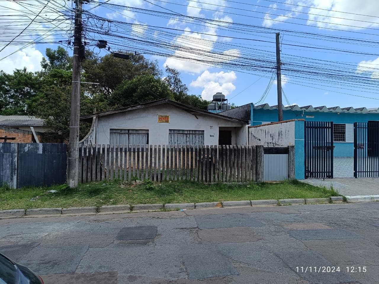 Foto 1 de 3: Casa em leilão em Curitiba - PR, bairro Uberaba — Casa com terreno de 241m², área construída de 120m², R Maracujás 182, Uberaba, Curitiba/PR - K