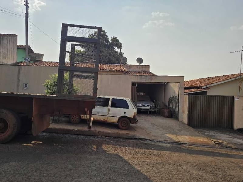 Foto 4 de 4: Casa em leilão em Santa Helena De Goiás - GO — Casa, Ocupado, Santa Helena De Goiás / GO (50% abaixo da avaliação)