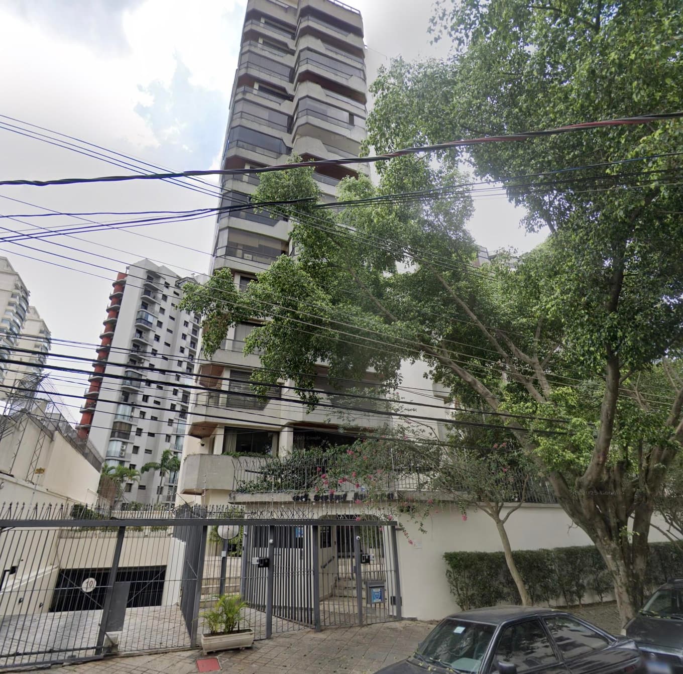 Apartamento em leilão em São Paulo - SP, bairro Indianópolis — 02 VAGAS DE GARAGEM INDETERMINADAS - EDIFICIO SAINT JAMES - INDIANÓPOLIS