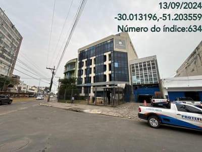 Comercial em leilão em Porto Alegre - RS, bairro São Geraldo — Prédio comercial pertencente ao SESCOOP/RS, localizado na Rua Félix da Cunha, nº 12 Bairro São Geraldo - Porto Alegre/RS