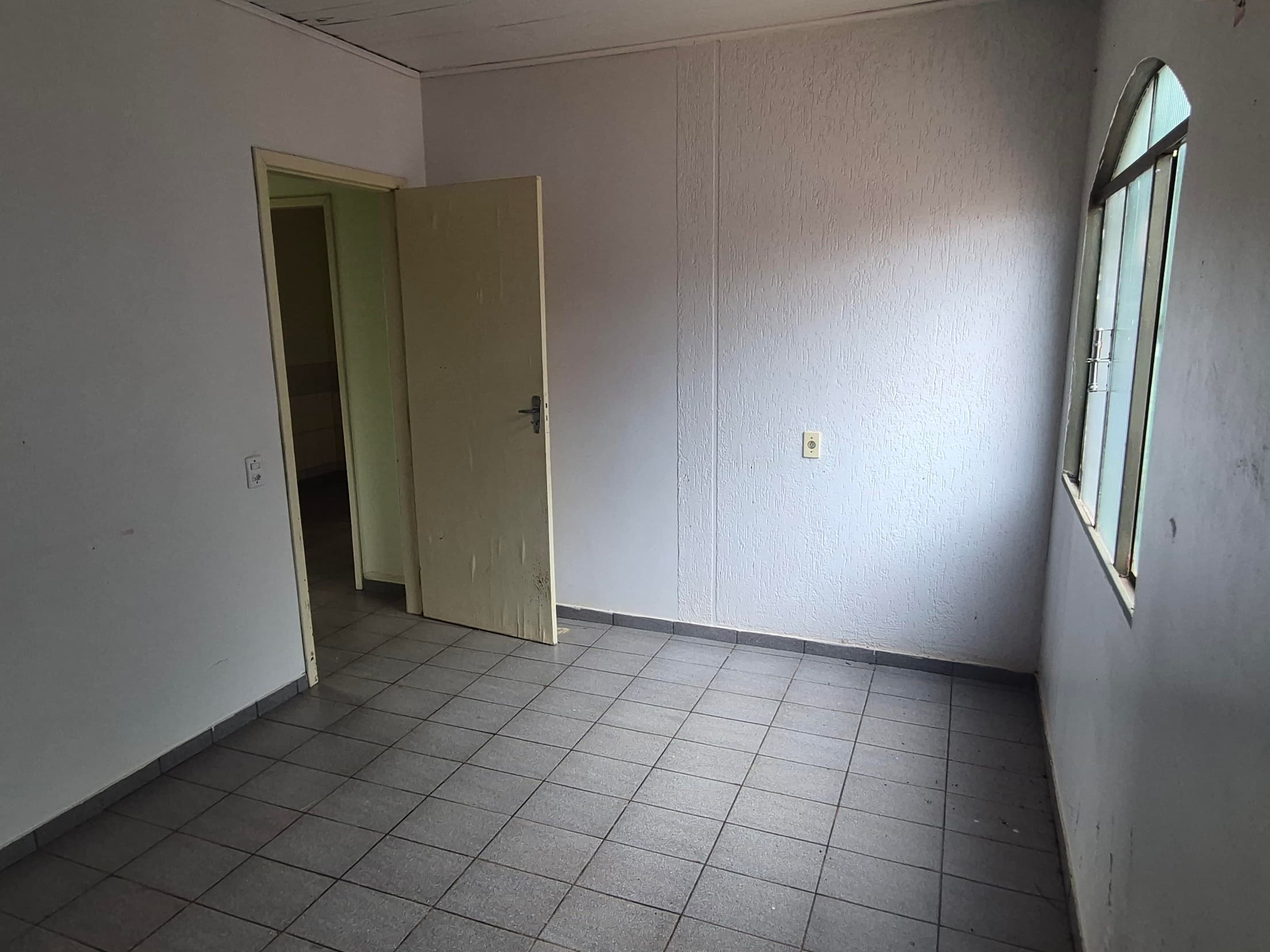Foto 18 de 20: Casa em leilão em Toledo - PR, bairro Novo Sarandi — IMÓVEL RESIDENCIAL COM ÁREA DE 800 m² EM NOVO SARANDI TOLEDO/PR