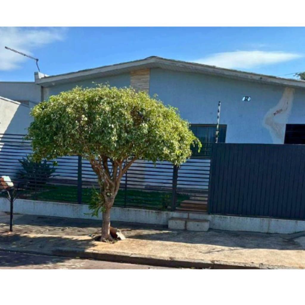 Casa em leilão em Goioerê - PR — IMÓVEL URBANO COM ÁREA TOTAL DE 360.00 m2- Em GOIOERÊ/PR