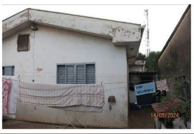 Foto 25 de 28: Casa em leilão em São Carlos - SP — Casa com área de 174,60m² e terreno com área de 300,00m² localizado na Rua Marcus Vinícius de Mello Moraes, nº 183, no loteamento Parque Santa Felícia Jardim, São Carlos/SP