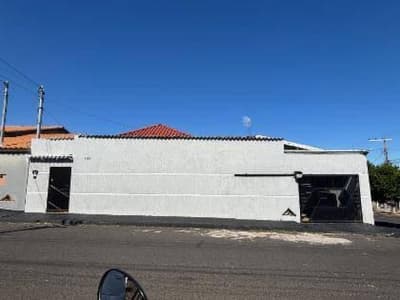 Foto 1 de 11: Casa em leilão em Uberlândia - MG, bairro Vila Presidente Roosevelt — Casa, Uberlândia / MG