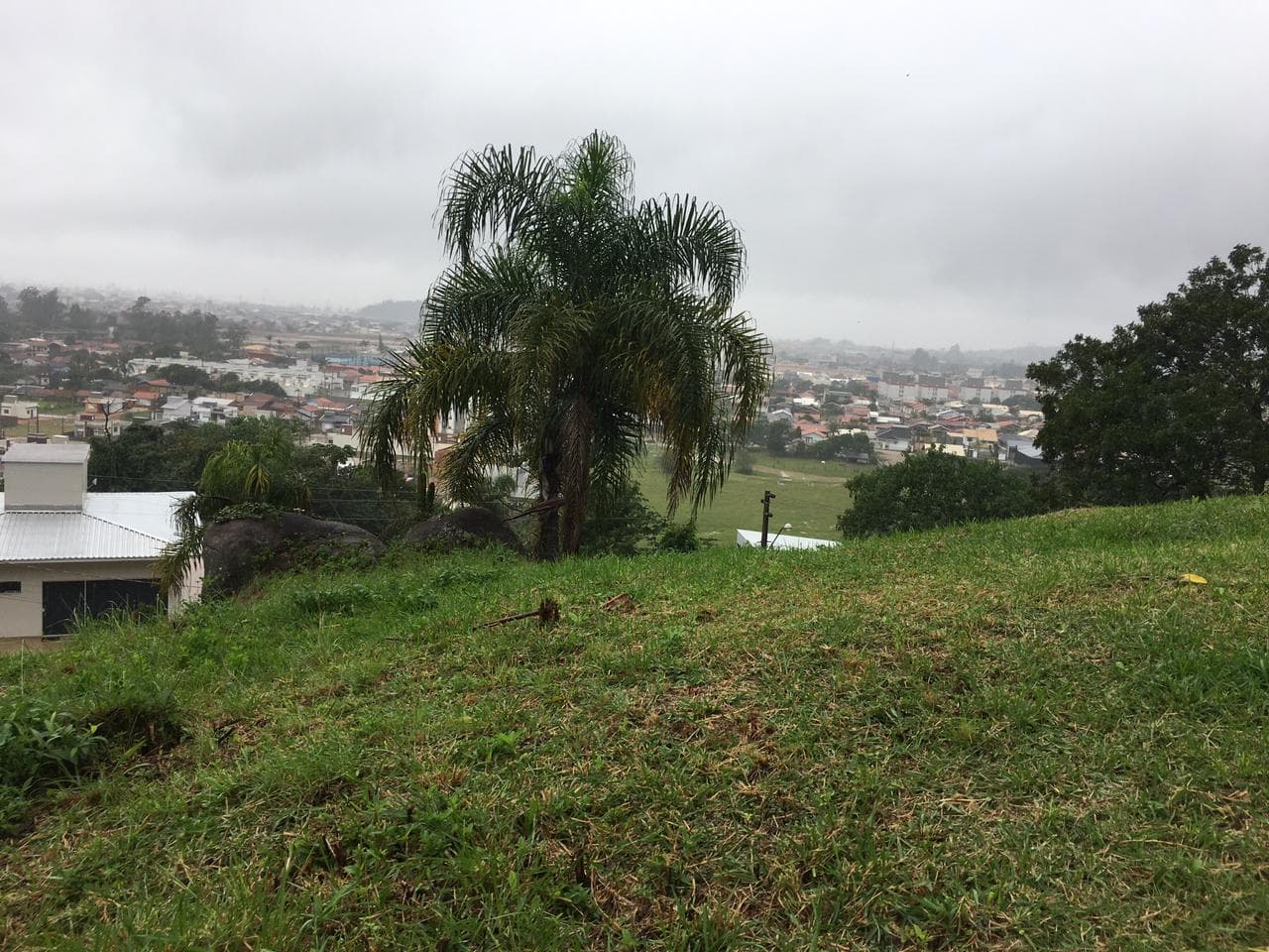 Terreno em leilão em Tubarão - SC — Terreno constituído pelo lote nº 03, com área de 614,03 M2, do LOTEAMENTO SOL NASCENTE, bairro São Bernardo em Tubarão-SC