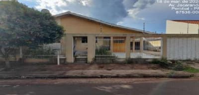 Casa em leilão em Perobal - PR, bairro Centro — IMÓVEL RESIDENCIAL COM 333,75m2. EM PEROBAL-PR