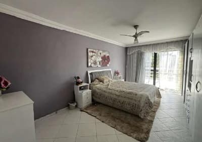 Foto 4 de 20: Casa em leilão em Curitiba - PR — Casa residencial com a área construída de 390m², área de terreno de 444m², situada na Rua Júlio Perneta, n° 431, Mercês - Curitiba/PR.
