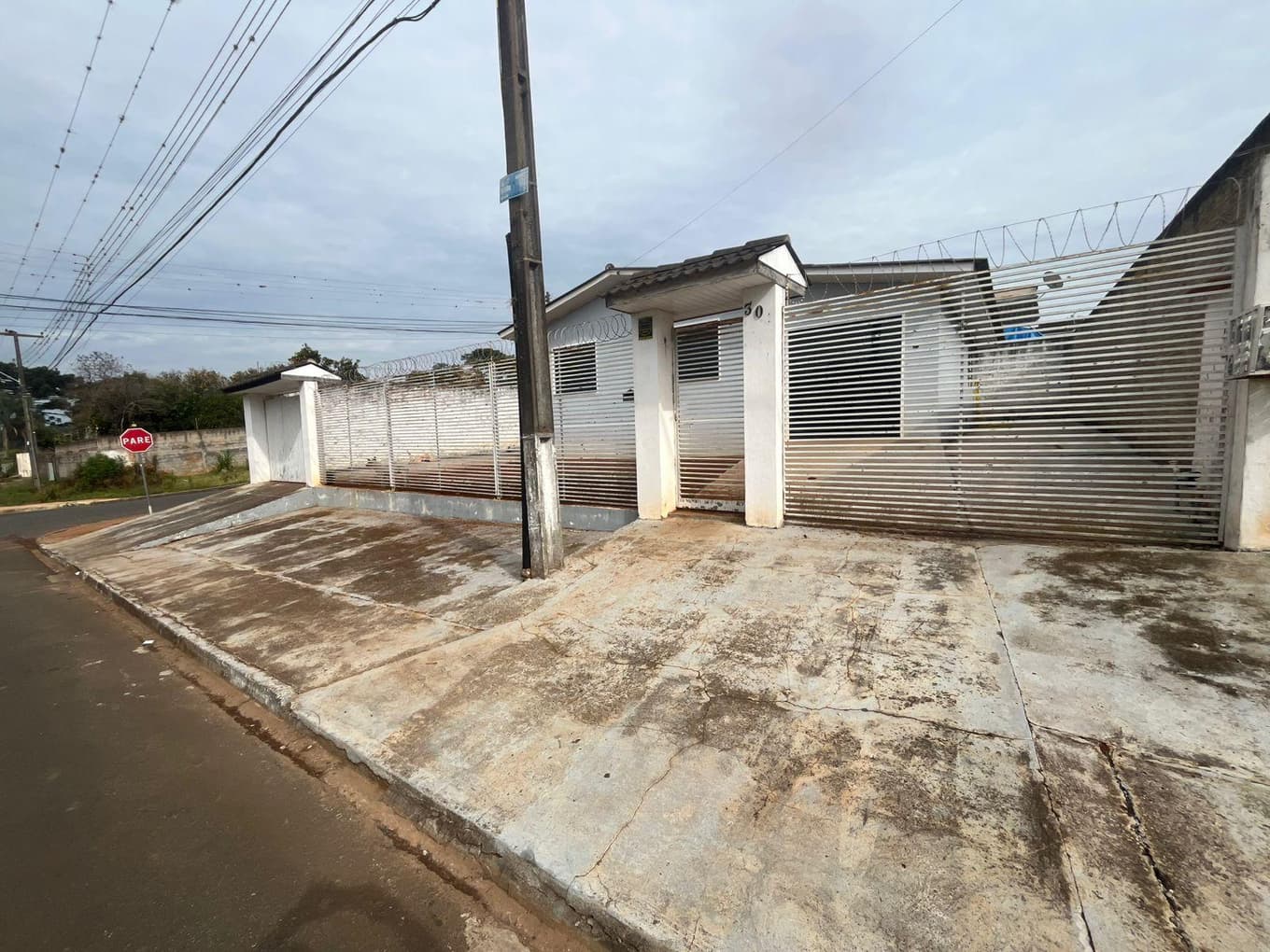 Foto 5 de 7: Casa em leilão em Ponta Grossa - PR — Casa 60m², em Ponta Grossa/PR - Ocupado