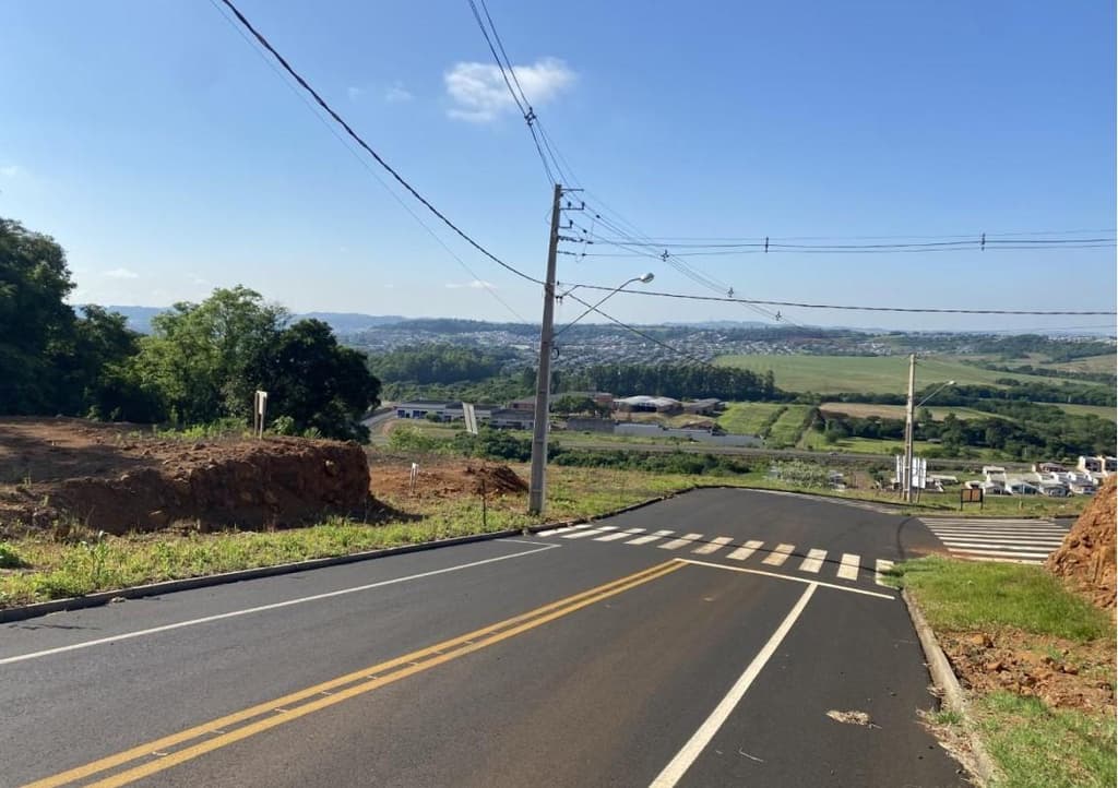Foto 2 de 6: Terreno em leilão em Francisco Beltrão - PR, bairro Sadia — Terreno Urbano 462,95m2 - Próximo ao novo contorno, ruas asfaltadas, parte alta, área em ascensão e valorização