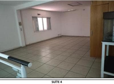 Foto 2 de 47: Casa em leilão em Santana De Parnaíba - SP — Chácara de alto padrão com 5 suítes e Área total de 5.381 m² | 43% abaixo da avaliação | Santana de Parnaíba/SP