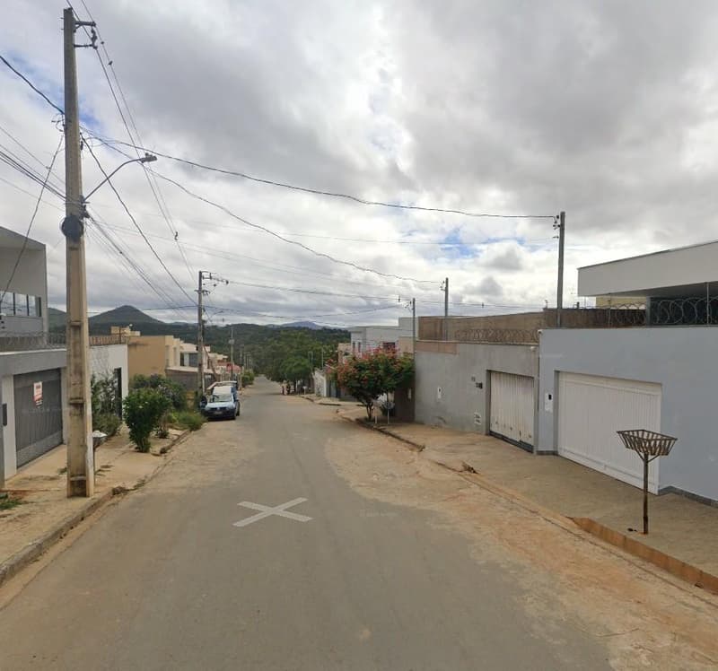 Foto 2 de 2: Casa em leilão em Montes Claros - MG — Casa 178m², Vila Nova, Montes Claros/MG -Ocupada