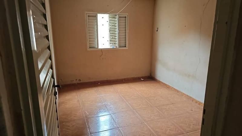 Foto 4 de 14: Casa em leilão em Ituiutaba - MG, bairro Lagoa Azul Ii — Casa 76m² com Terreno 210m² | DESOCUPADA | Ituiutaba-MG | Lagoa Azul II | Oportunidade - Próx. à BR-154 e ao Mart Minas - Financiamento até 420 Meses!
