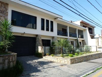Casa em leilão em Santo André - SP — Casa unificada, A.T. 600m², A.C. 771m², 4 suítes, área gourmet, terraço, piscina, Vila Camilópolis