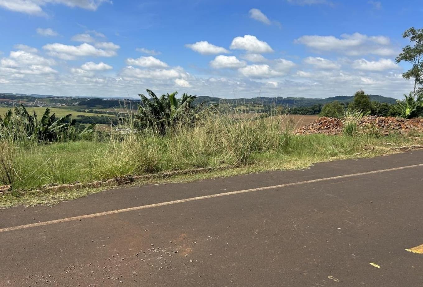 Foto 4 de 7: Terreno em leilão em Francisco Beltrão - PR, bairro Sadia — Terreno Urbano 300,00M2 - Próximo ao novo contorno, ruas asfaltadas, parte alta, área em ascensão e valorização