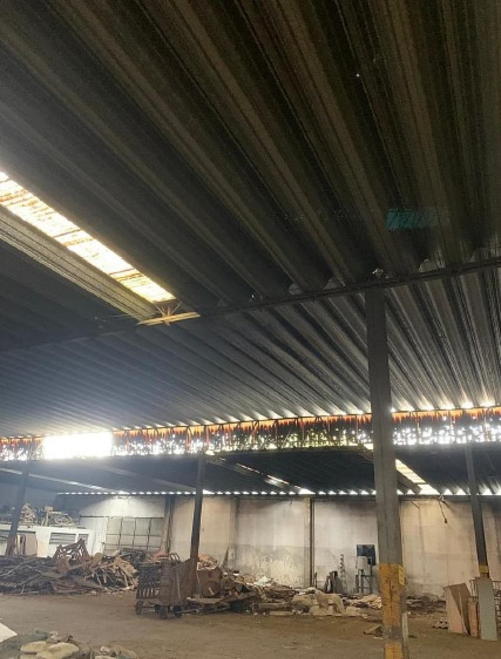 Foto 6 de 28: Comercial em leilão em Colombo - PR — Galpão Industrial em Colombo/PR com 3.863,76 m² de área construída