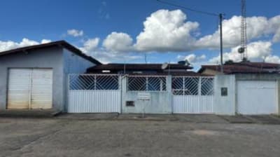 Casa em leilão em Machacalis - MG, bairro Centro — Casa 69m² | Centro, Machacalis/MG | Terreno 290m²: Oportunidade no Coração da Cidade, Ideal para Uso Residencial ou Comercial