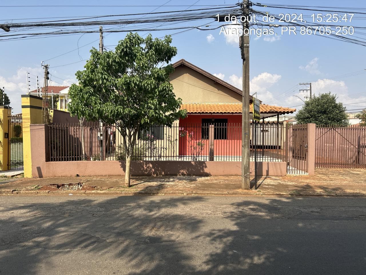Foto 5 de 7: Casa em leilão em Arapongas - PR, bairro Centro — Casa com área total de 125,39m², Arapongas/PR