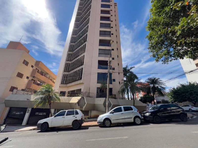 Foto 5 de 7: Apartamento em leilão em São José Do Rio Preto - SP, bairro Vila Imperial — Apartamento nº 41 do Edifício Athenas com área privativa de 215,34m² e área total de 332,50m² com duas vagas de garagem nº 04 e 05. Localizado na Rua Coronel Espíndola de Castro,4300, Vila Imperial, São José do Rio Preto/SP.