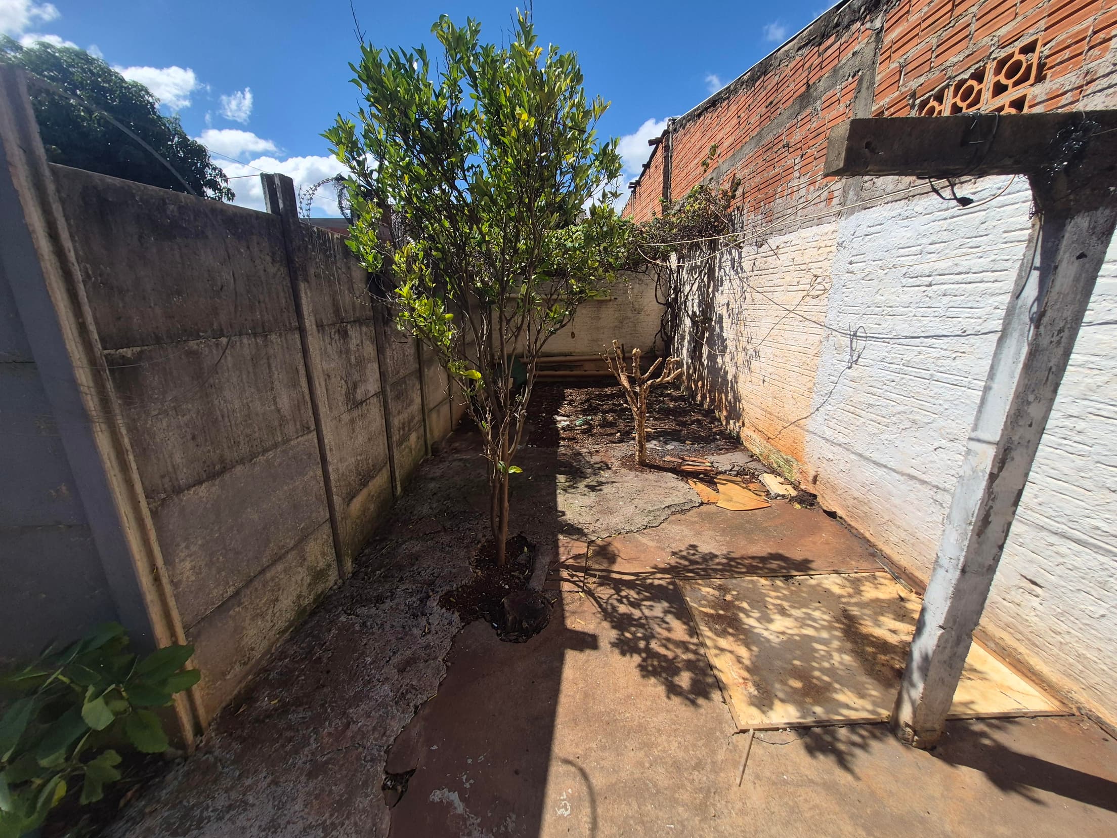 Foto 10 de 11: Casa em leilão em Toledo - PR, bairro Pinheirinho — IMÓVEL URBANO COM ÁREA TOTAL DE 225,00 M2 EM TOLEDO-PR