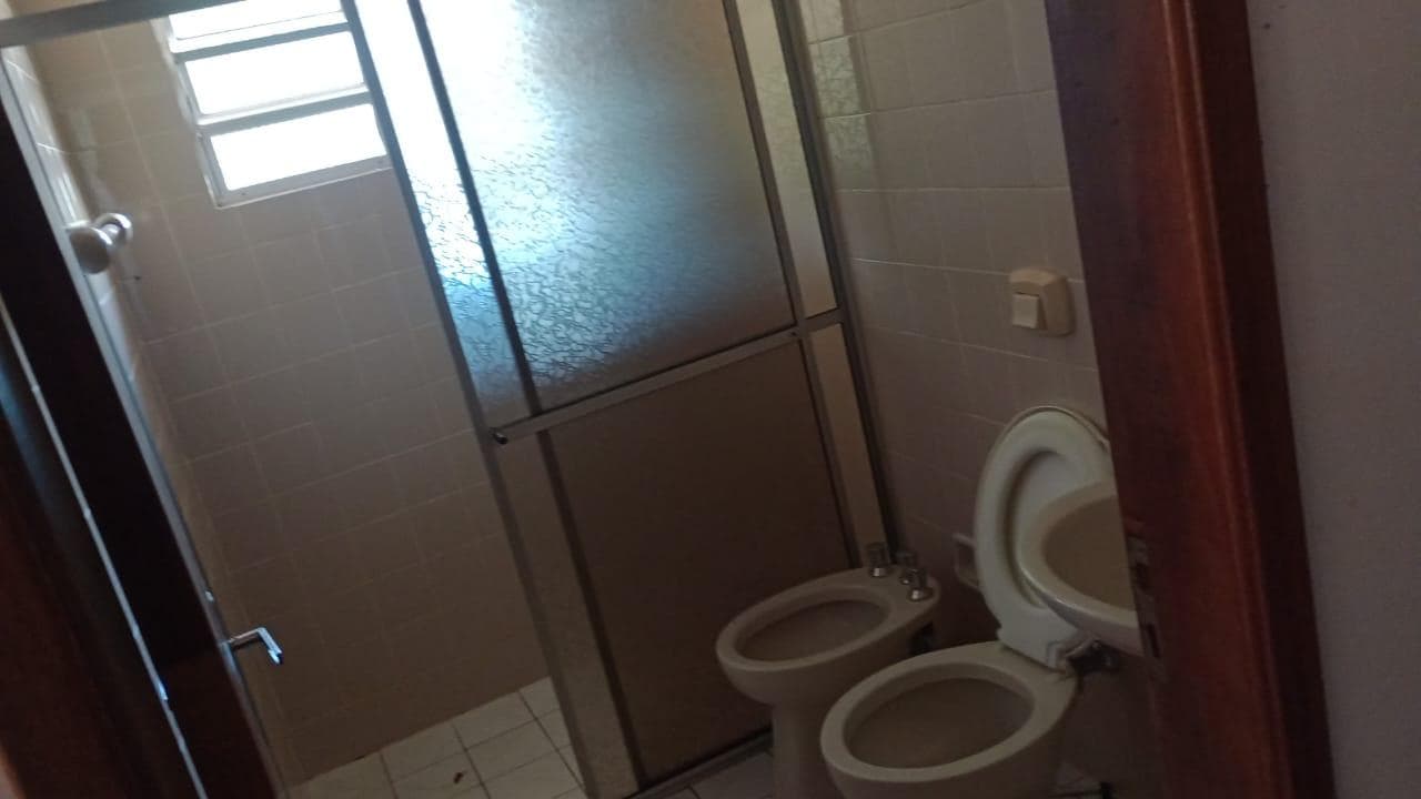 Foto 3 de 14: Casa em leilão em Capitão Leônidas Marques - PR — Casa 152m² Desocupada no Bairro Centro em Capitão Leonidas Marques/PR