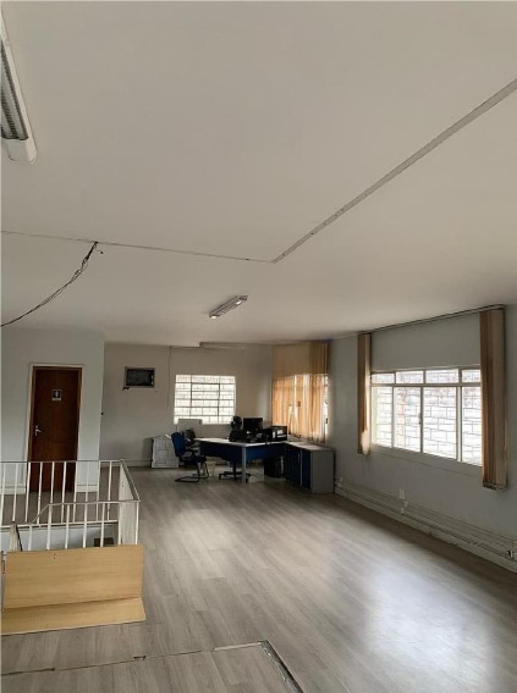 Foto 15 de 28: Comercial em leilão em Colombo - PR — Galpão Industrial em Colombo/PR com 3.863,76 m² de área construída