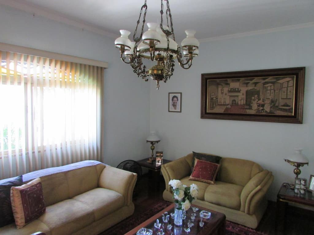 Foto 5 de 18: Casa em leilão em Barretos - SP, bairro Bela Vista — Casa, A.T. 242m², A.C. 154m², Celina