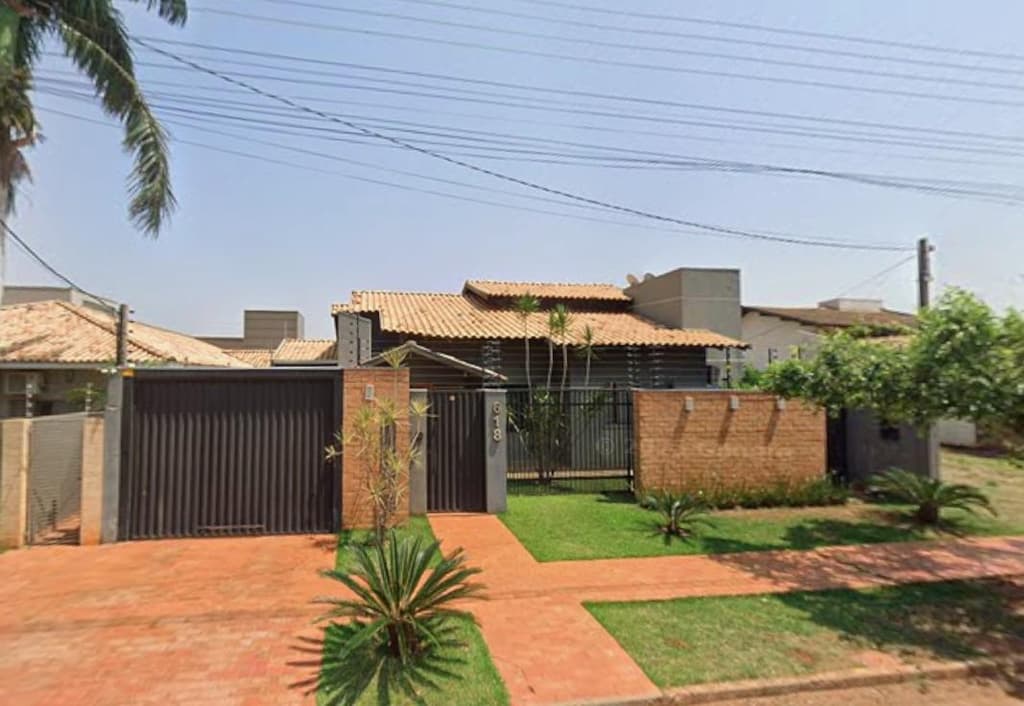 Foto 1 de 2: Casa em leilão em Naviraí - MS, bairro Centro — Casa 450m², Centro, Naviraí/MS