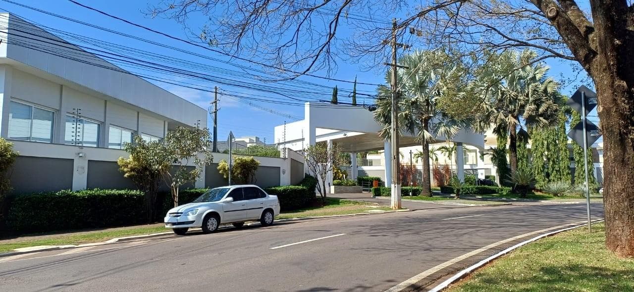 Foto 3 de 5: Casa em leilão em Maringá - PR — Casa 882m², Jardim Ipanema, em Maringá/PR - Ocupado