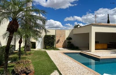 Foto 11 de 13: Casa em leilão em Nova Andradina - MS — Casa, A.T. 800m², A.C. 178m², 2 vagas, Churrasqueira, Piscina, Centro