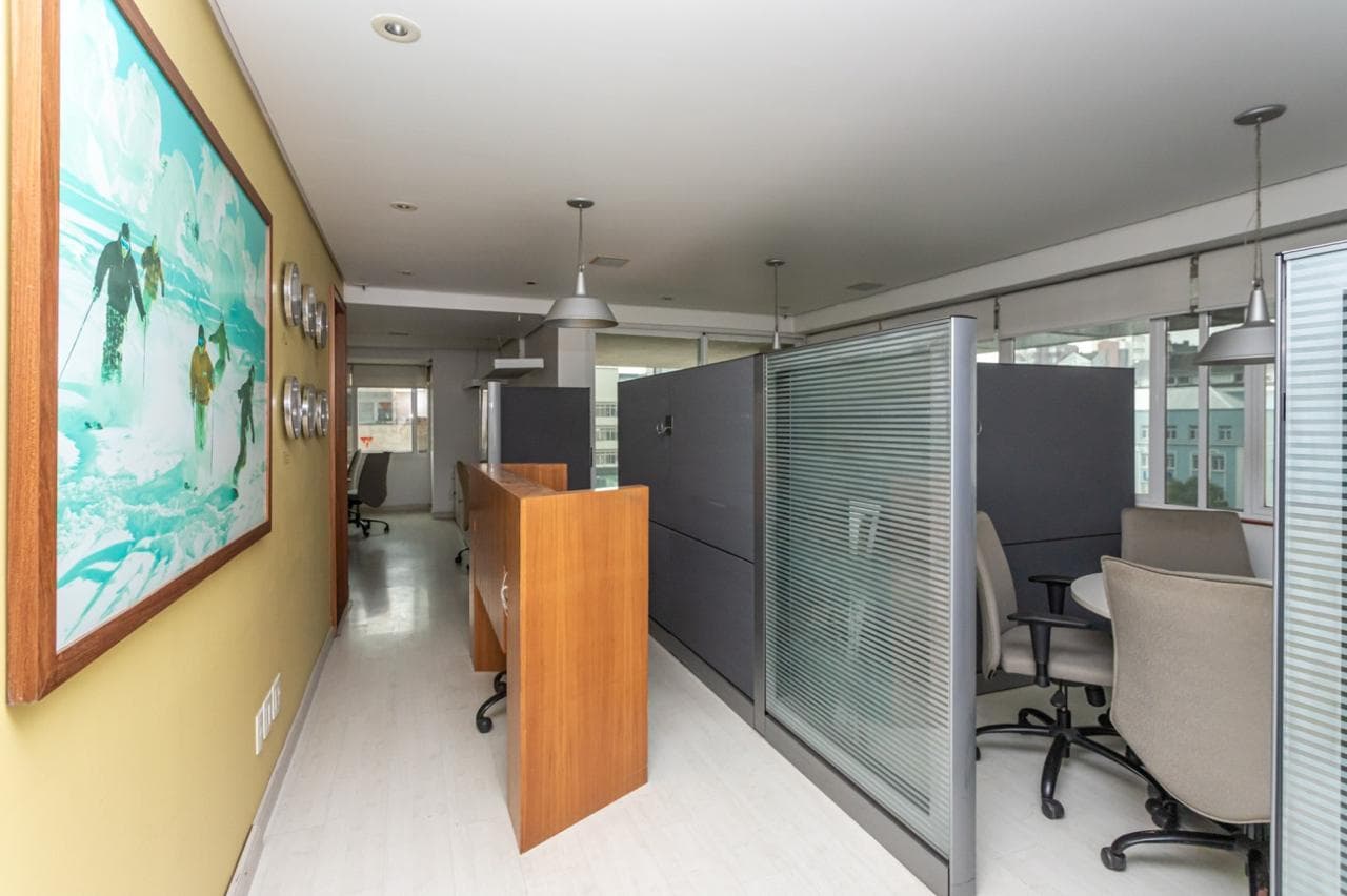 Foto 5 de 21: Comercial em leilão em Porto Alegre - RS — Sala Comercial, desocupada, com 34 m² privativos, 1 vaga, Independência, Porto Alegre RS