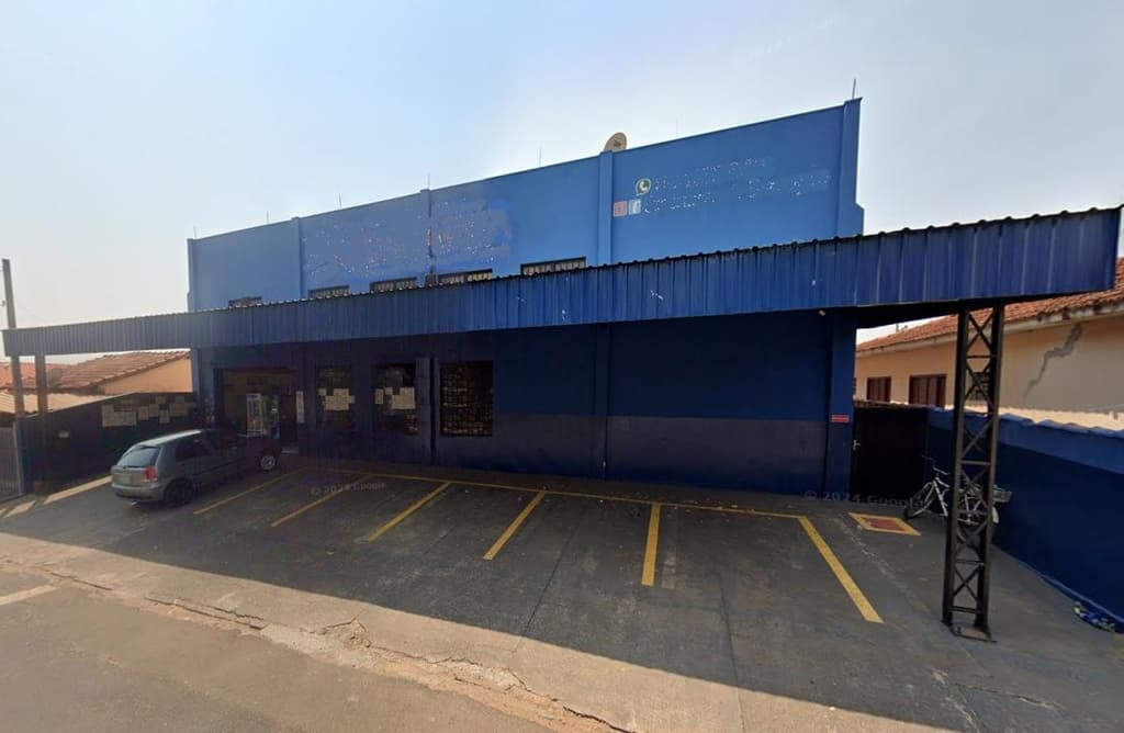 Foto 1 de 2: Casa em leilão em Dois Córregos - SP, bairro Guarapua — Prédio Comercial, A.T. 860m², A.C. 858m², Guarapuã