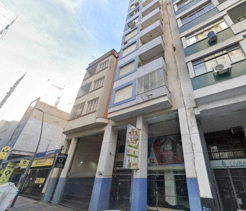 Foto 1 de 2: Apartamento em leilão em Porto Alegre - RS — Apto. 32m², Centro, Porto Alegre/RS - Ocupado