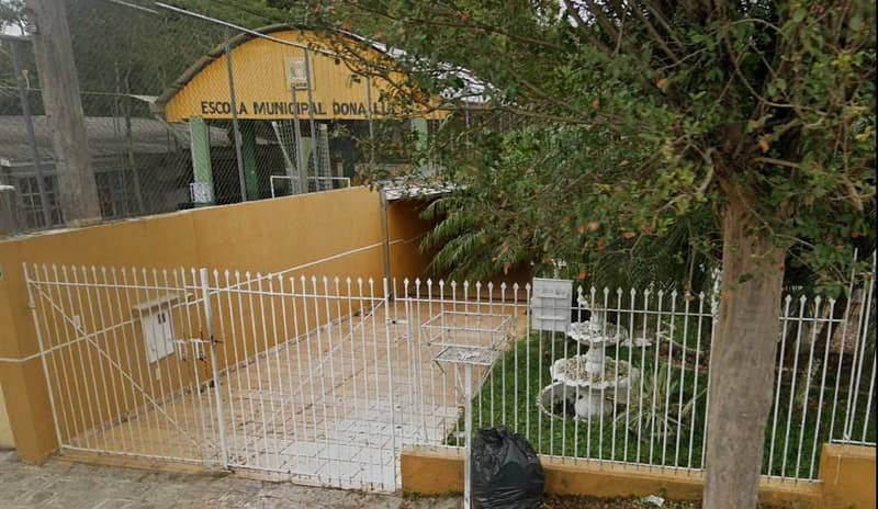 Foto 3 de 4: Casa em leilão em Curitiba - PR — Casa, com a área construída de 201,60m², Rua Elias Moyses Schelela, 544/546, Uberaba, Curitiba/PR