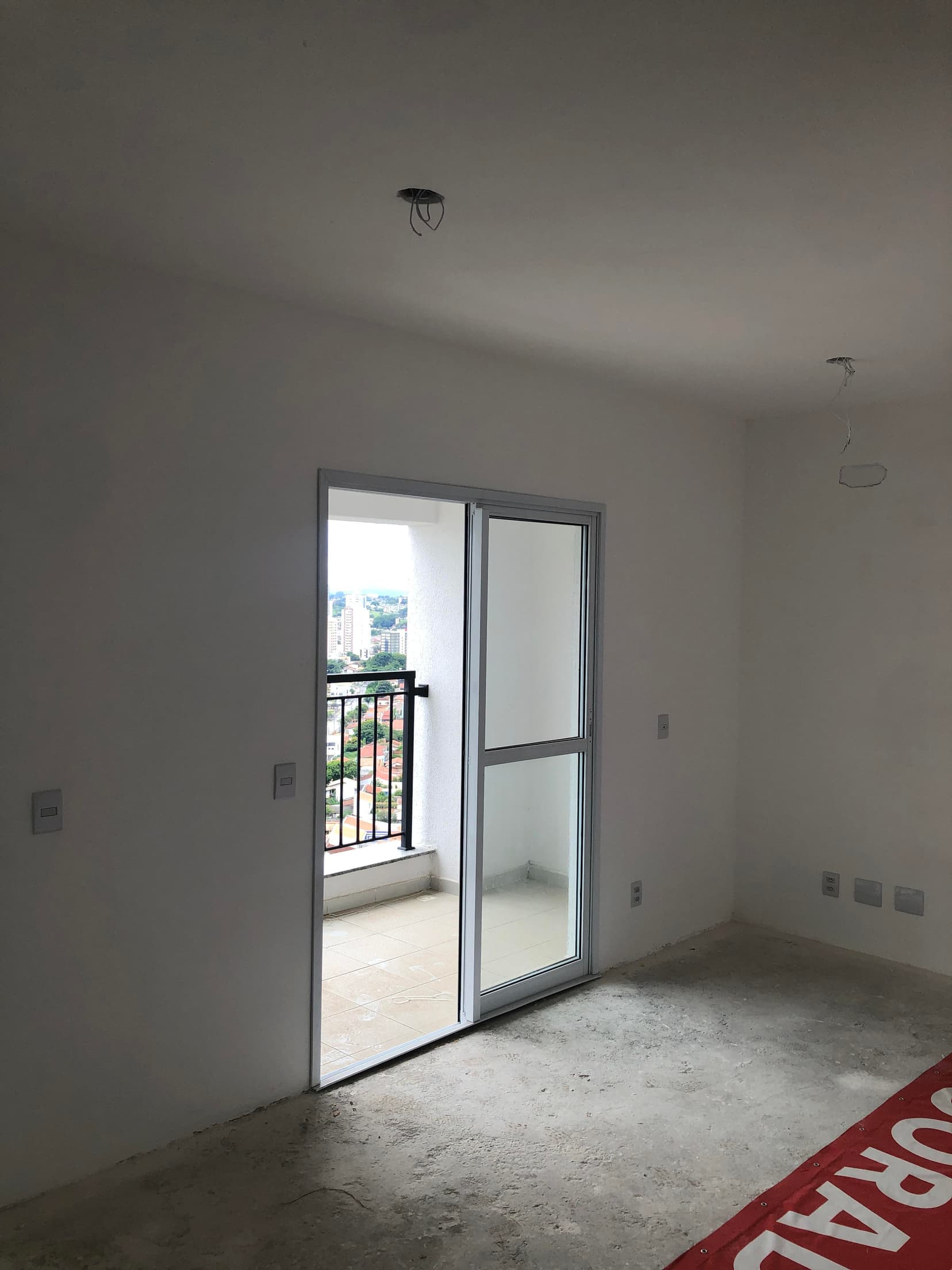 Foto 6 de 32: Apartamento em leilão em Taubaté - SP, bairro Vila Costa — Apto 94m² | Vila Costa (Taubaté) | 2 Vagas | DESOCUPADO: Excelente Localização Próximo ao Taubaté Shopping. Ideal p/ Moradia ou Renda!