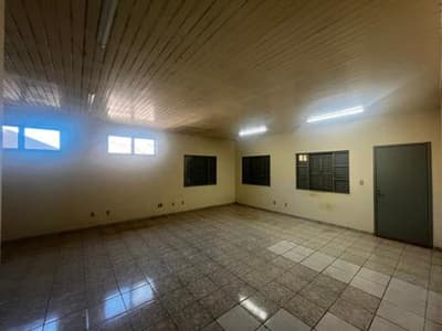 Foto 19 de 22: Casa em leilão em Ivaiporã - PR — Casa com 205m² de área construída e terreno de 1.746m², Desocupado, em Ivaiporã/PR