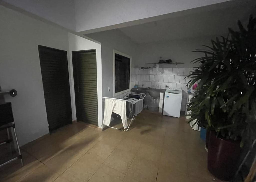 Foto 5 de 9: Casa em leilão em Mandaguaçu - PR, bairro Centro — Casa localizada na Rua João XXIII, 118 - Centro - MANDAGUAÇU/PR