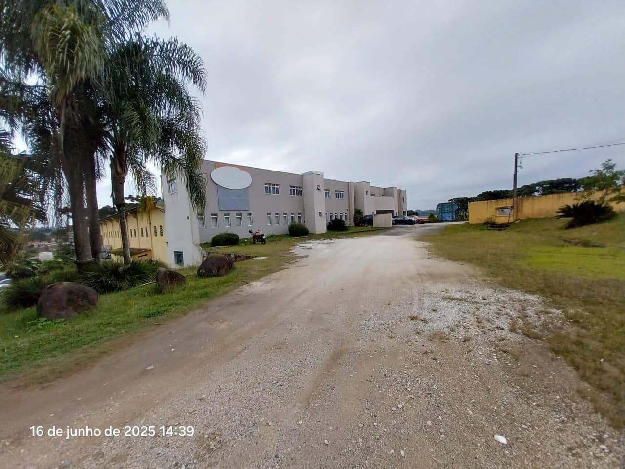Foto 1 de 16: Terreno em leilão em Almirante Tamandaré - PR, bairro Campina do Arruda — Imóvel terreno de 17.095m² e 2.727m² de área construida, R Ver. Dirceu Pavoni, 246/272 em Alm. Tamandaré/PR. Massa Falida THI Bobinas.