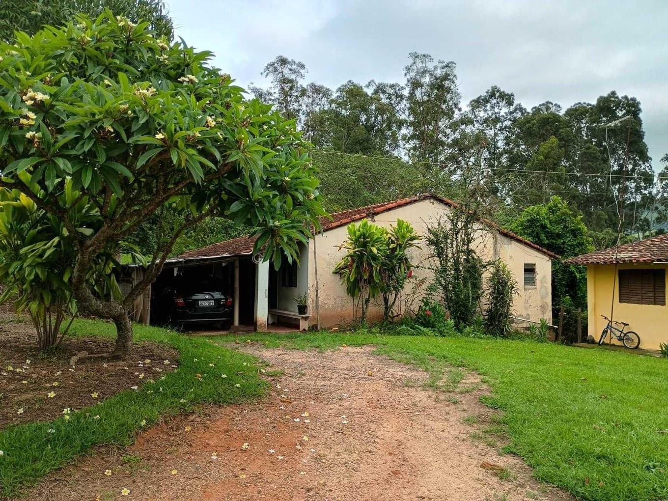 Foto 55 de 70: Area Rural em leilão em Amparo - SP, bairro Três Pontes — Imóvel Rural, A.T. 19ha, A.C. 7.362m², antigo abatedouro, galpões, casas, Três Pontes