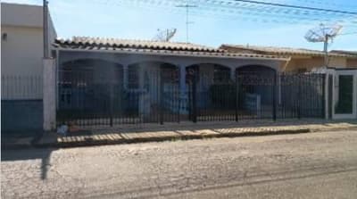 Foto 3 de 3: Casa em leilão em Três Corações - MG, bairro Jardim América — Casa, Três Corações / MG