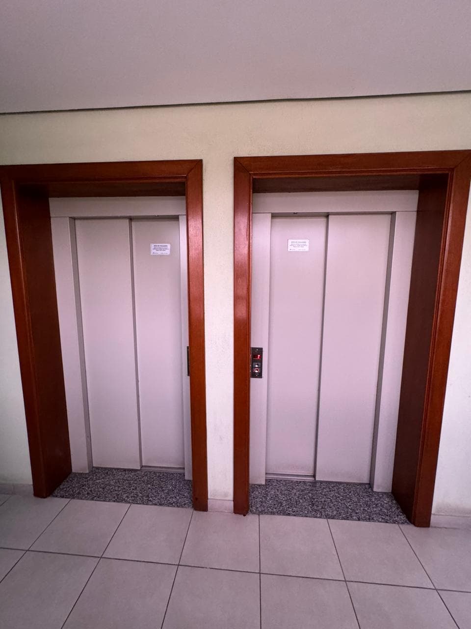 Foto 11 de 23: Comercial em leilão em Porto Alegre - RS, bairro Menino Deus — Sala comercial, Desocupado, 32.0 m2, PORTO ALEGRE / RS
