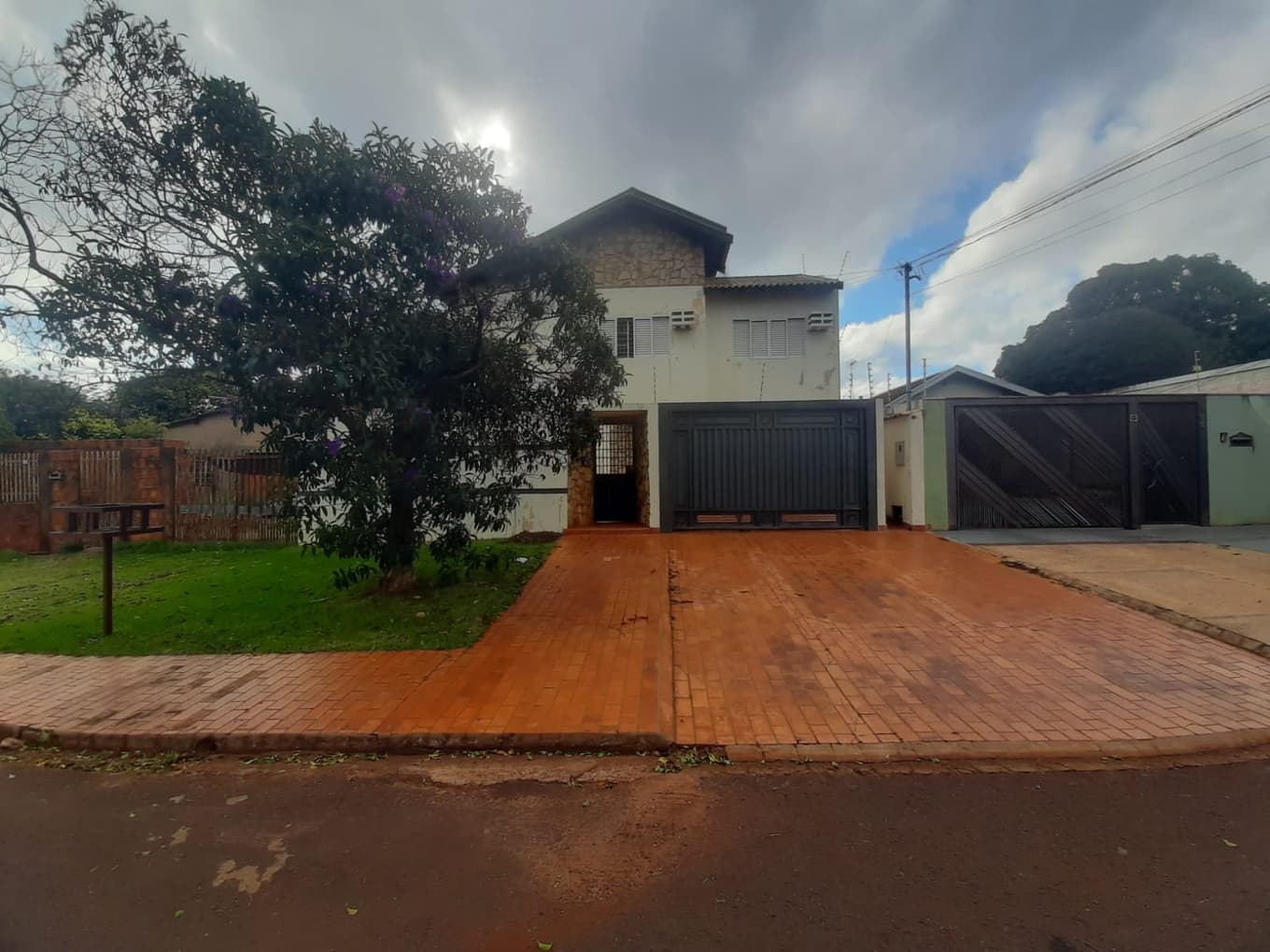 Foto 1 de 9: Casa em leilão em Campo Grande - MS — Casa 360m², Santa Luzia, em Campo Grande/MS - Ocupada