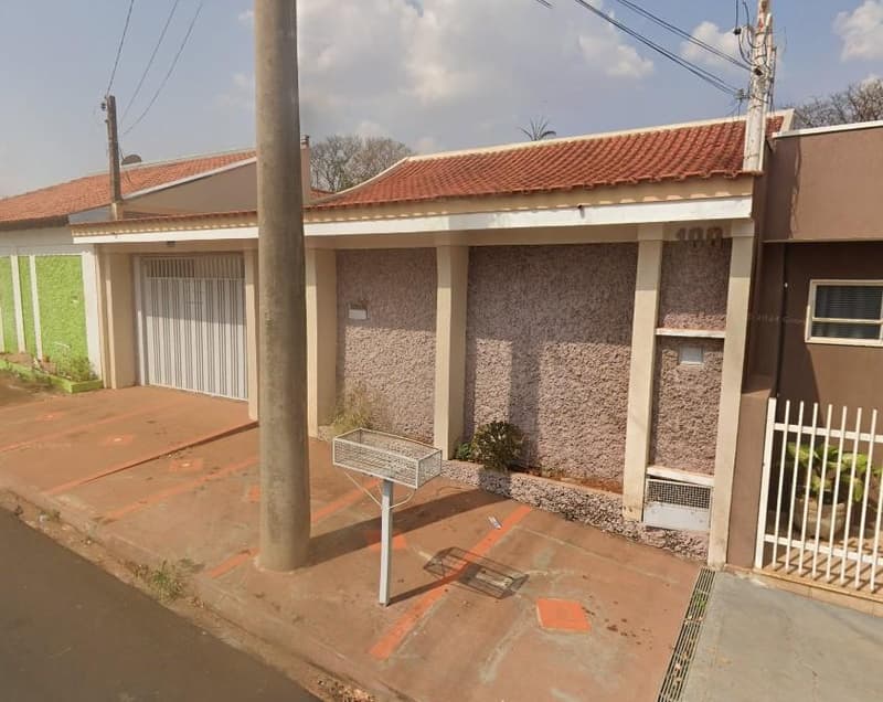 Foto 1 de 3: Casa em leilão em Altinópolis - SP — Casa - Morada Gabriela - A.T. 190,00n² - A.C. 141,16m².