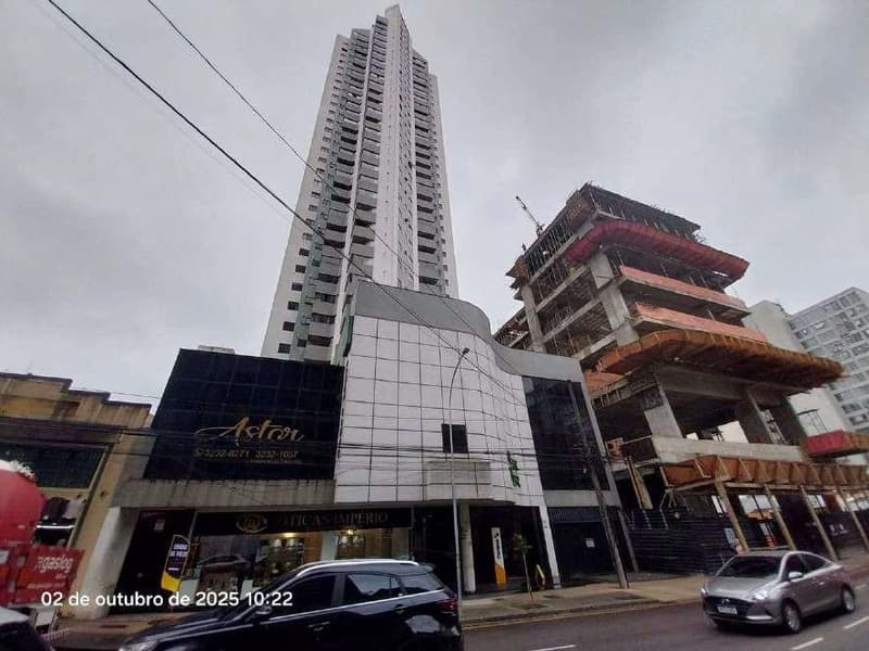 Foto 1 de 14: Comercial em leilão em Curitiba - PR, bairro Centro — Loja Comercial nº 37, localizada no mezanino ou 5º pavimento do Edifício Green Tower, em Curitiba-PR.