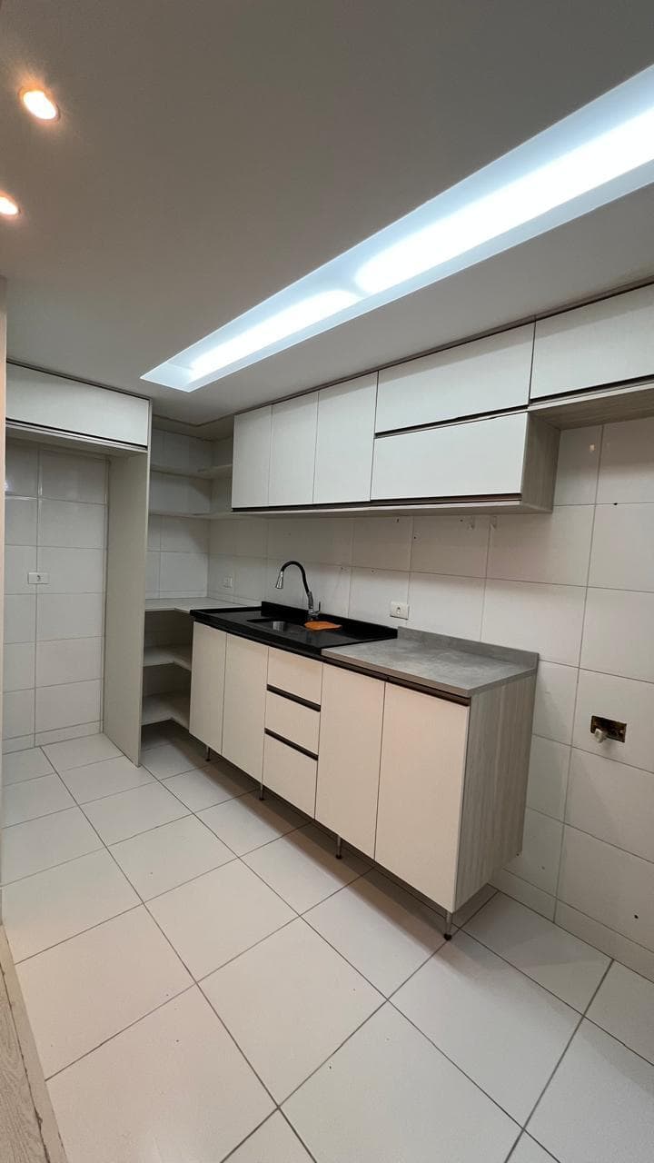 Foto 2 de 19: Apartamento em leilão em Curitiba - PR, bairro Capão Raso — Apartamento 3 Quartos c/ Suíte e 2 Vagas 77,68 m² Capão Raso Curitiba/PR