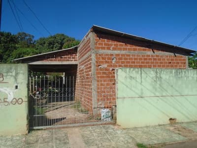 Foto 1 de 2: Terreno em leilão em Foz Do Iguaçu - PR — Lote urbano, contendo Edificação residencial, com aproximadamente 125,00m2 de área construída, Foz do Iguaçu/PR