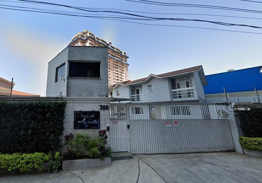 Foto 1 de 2: Casa em leilão em Santo André - SP — Sobrado - Condomínio Residencial Augusta - Vila Homero Thon - A.U. 97,8400m² - A.T. de 100,9614m² - 2 vagas