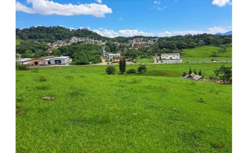 Foto 9 de 27: Terreno em leilão em Blumenau - SC — Imóvel urbano com área total de 35.820,27 m² em Blumenau/SC