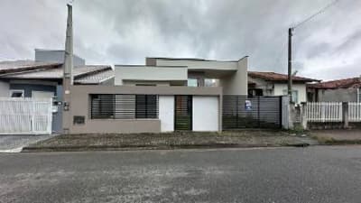Foto 1 de 14: Casa em leilão em Indaial - SC, bairro Warnow — Casa, Indaial / SC