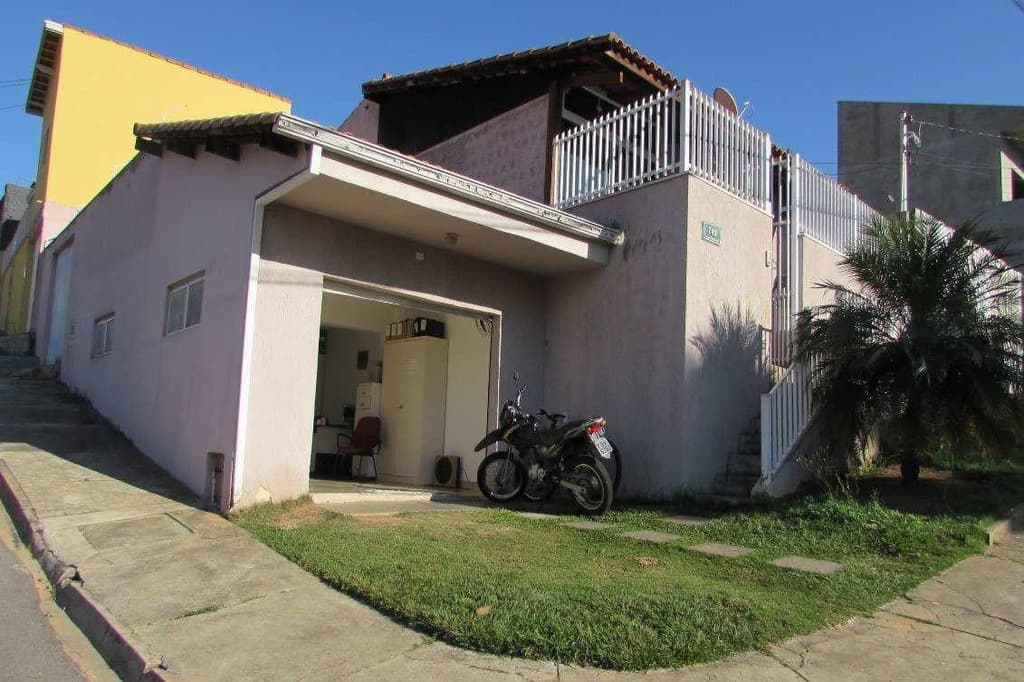 Terreno em leilão em Itapetininga - SP — Imóvel misto, A.T. 171m², A.C. 114m², 2 vagas, 2 dorms, Vila Piedade