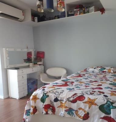 Foto 23 de 25: Casa em leilão em Santana De Parnaíba - SP, bairro Suru — Casa 283m² c/ Piscina | Condomínio New Ville, Santana de Parnaíba/SP | Terreno 343m² | Segurança 24h & Alto Padrão em Bairro Suru!